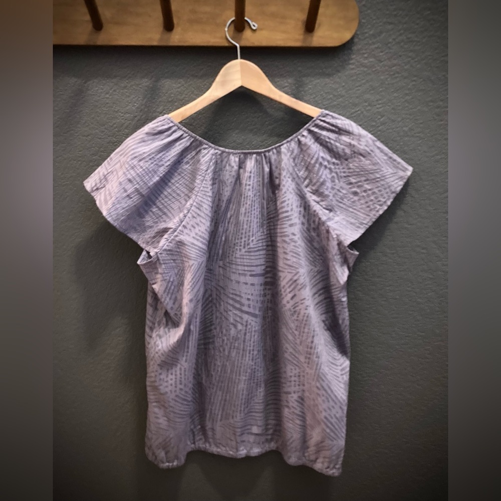 🍀4/$20🍀 CALVIN KLEIN Lavender too, flutter-sleeve, elastic hem - Picture 4 of 7